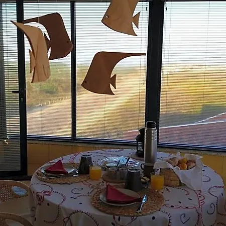 فندق مبيت وإفطار Sea House 3*